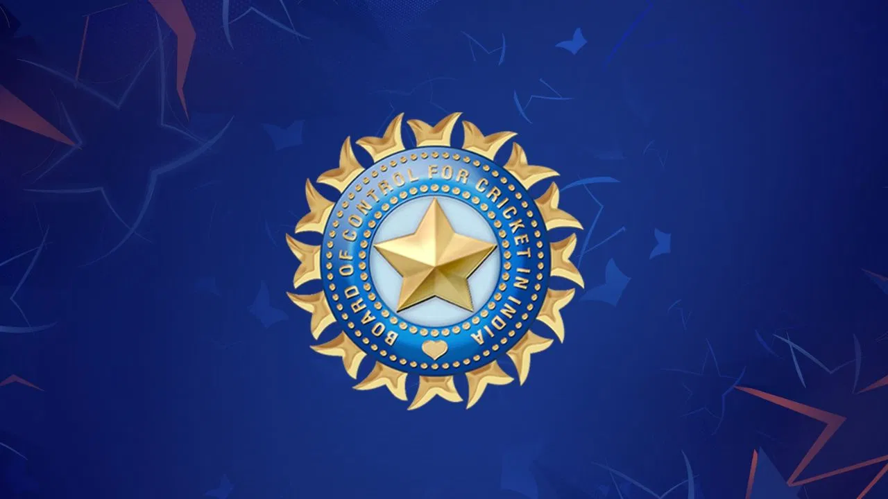 tnpl player fined for using phone during match